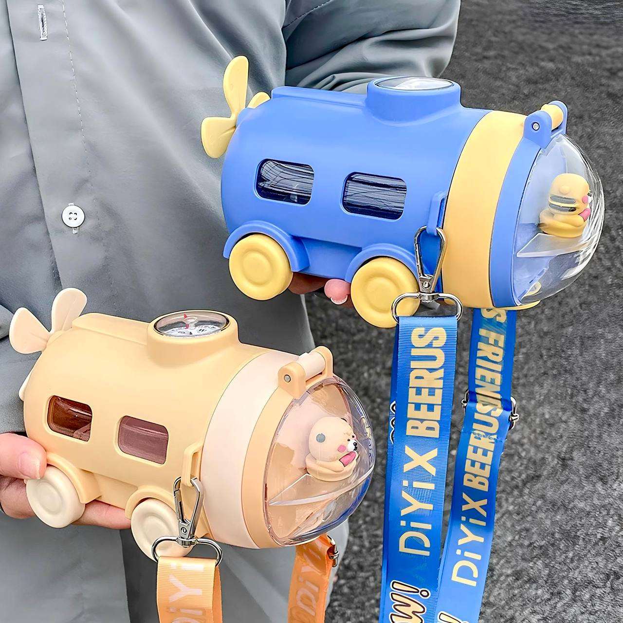 Submarine-Shaped Water Bottle with Built-In Compass 550 ML